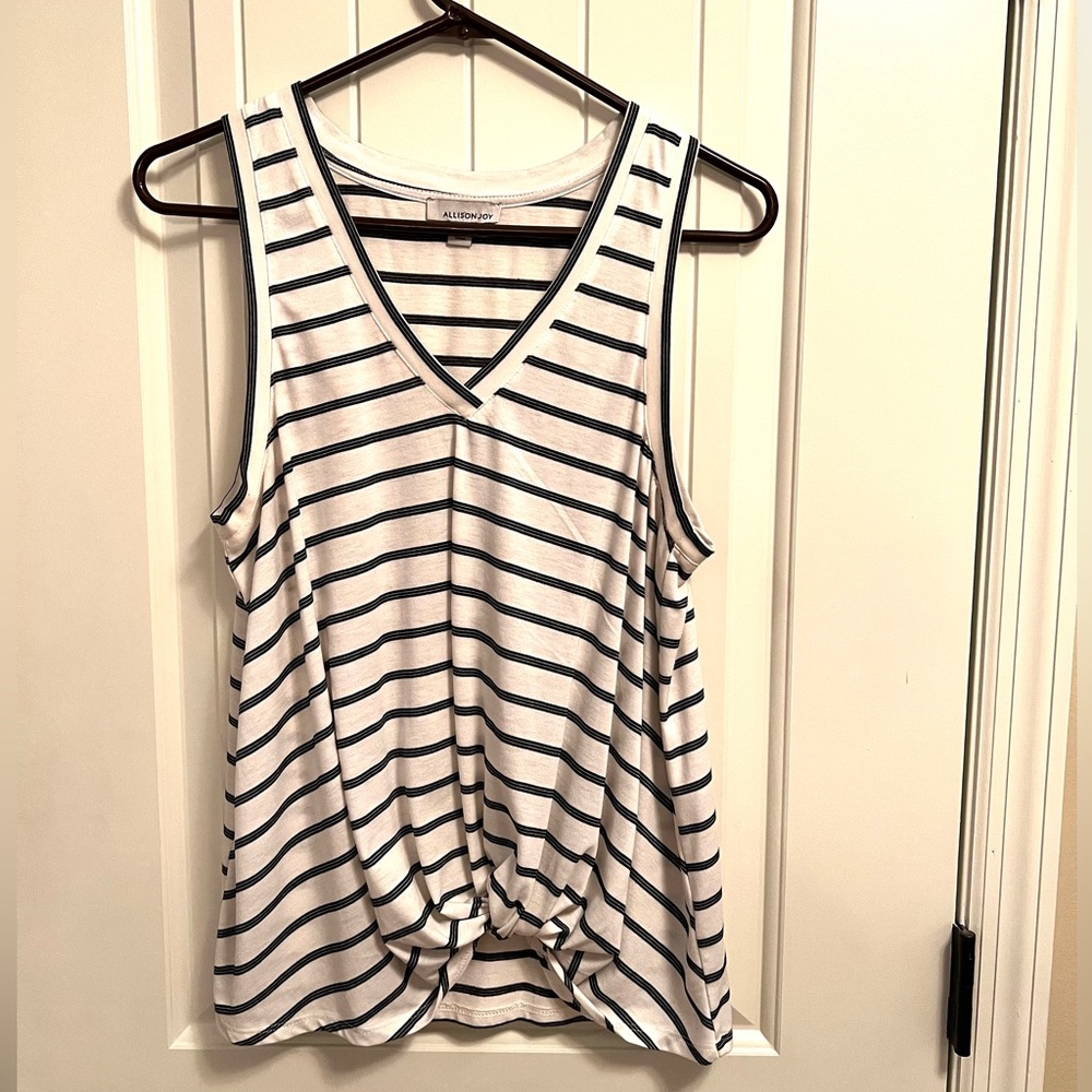 Twist hem sleeveless top